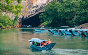 Paradise Cave Phong Nha Cave tour 3