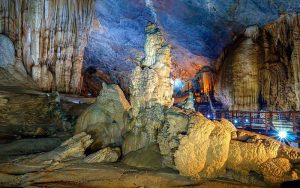 Paradise Cave Phong Nha Cave tour 7