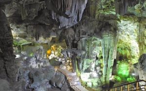 tien son cave - dong hoi tourism